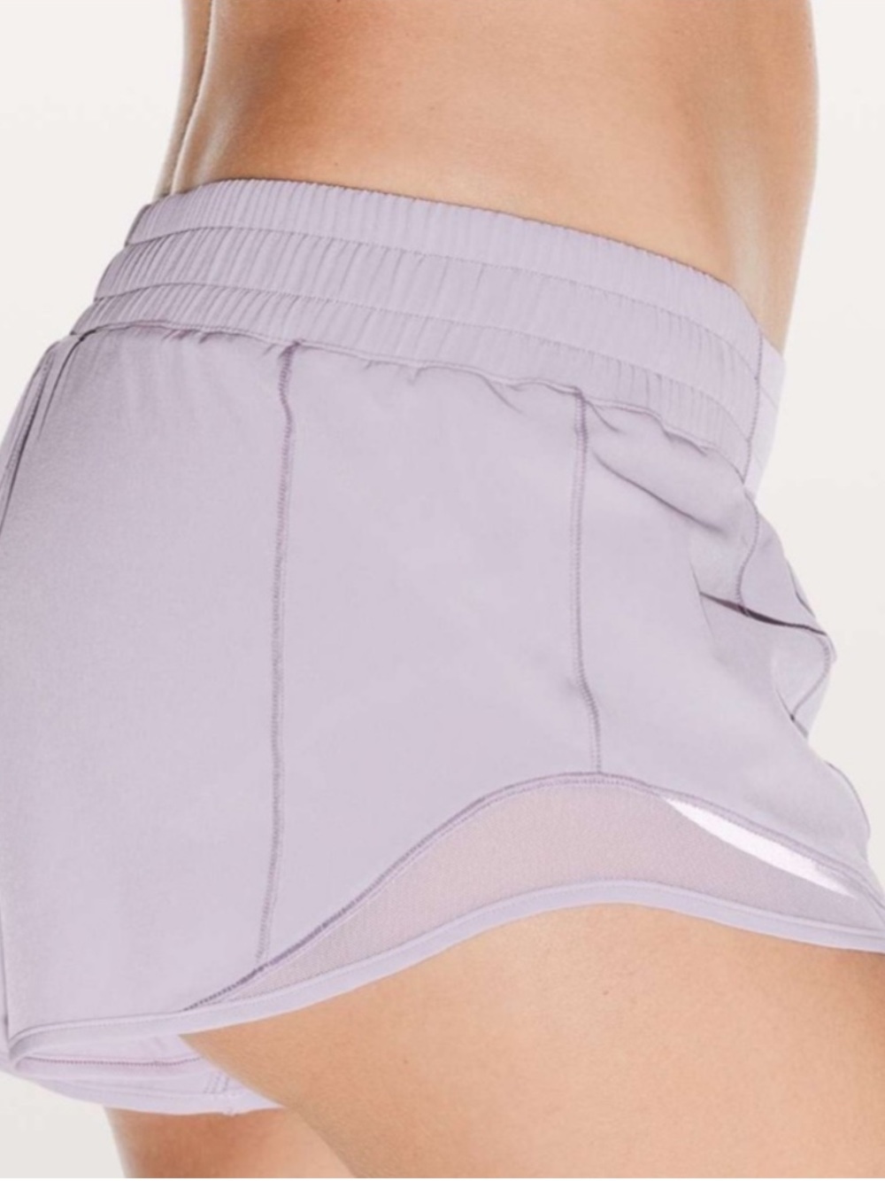 Pristine Lululemon Hotty Hot Short II *2.5" Faint Lavender Size: 4